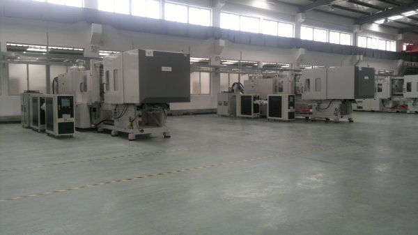 偉創(chuàng)力壓鑄模溫機(jī)現(xiàn)場(chǎng) 偉創(chuàng)力壓鑄模溫機(jī)現(xiàn)場(chǎng)